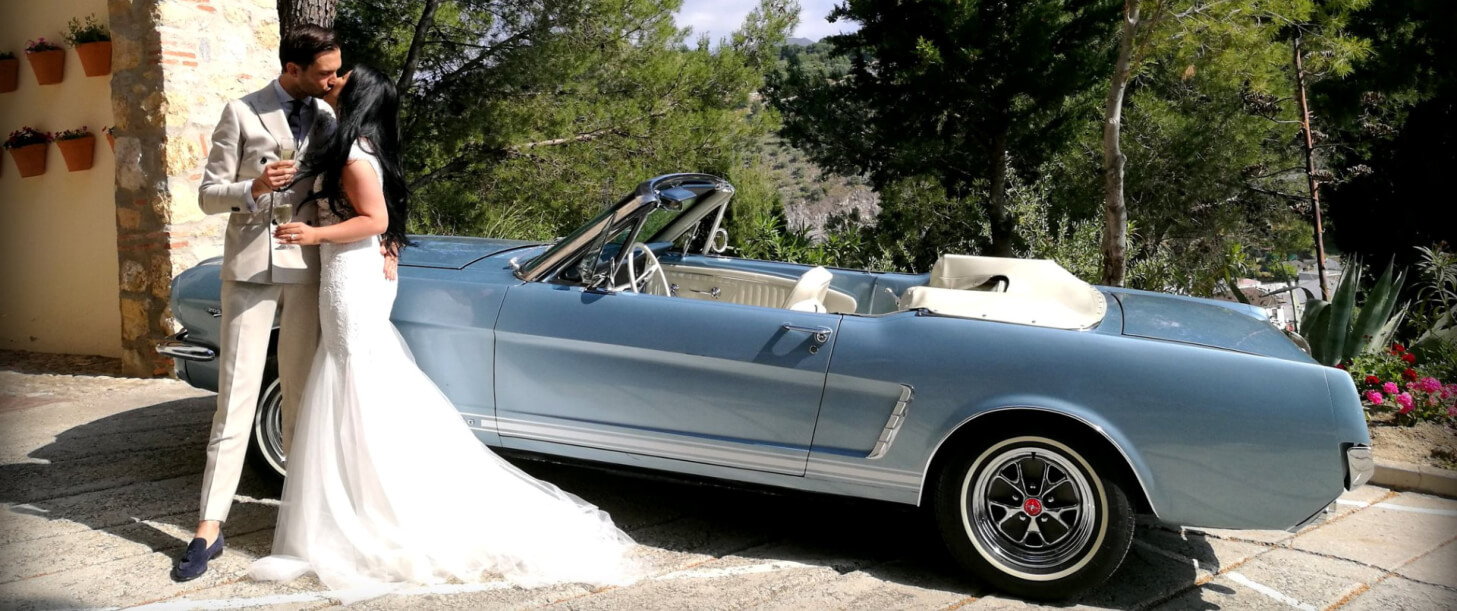 Alquiler  Ford Mustang descapotable de 1965 para bodas, videos musicales, fotografia, Malaga, Marbella