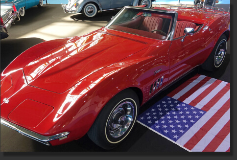 Corvette rojo disponible para alquileres en Andaucia