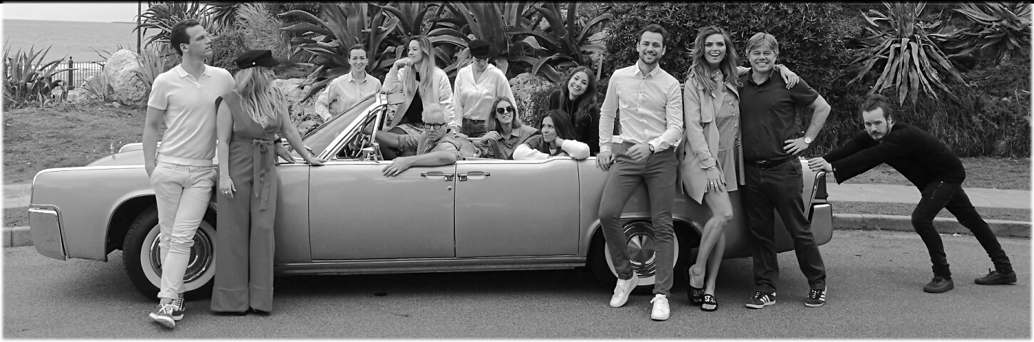 ZINZI usando el 1962 Lincoln Continental en Marbella